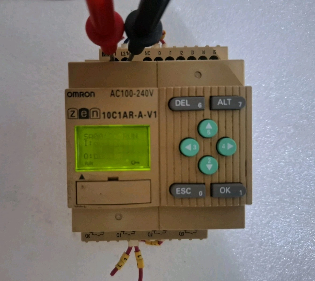 OMRON CPU UNIT ZEN-10C1AR-A-V1 ZEN10C1ARAV1 (DISPLAY VISIBLE LITTLE LOW )